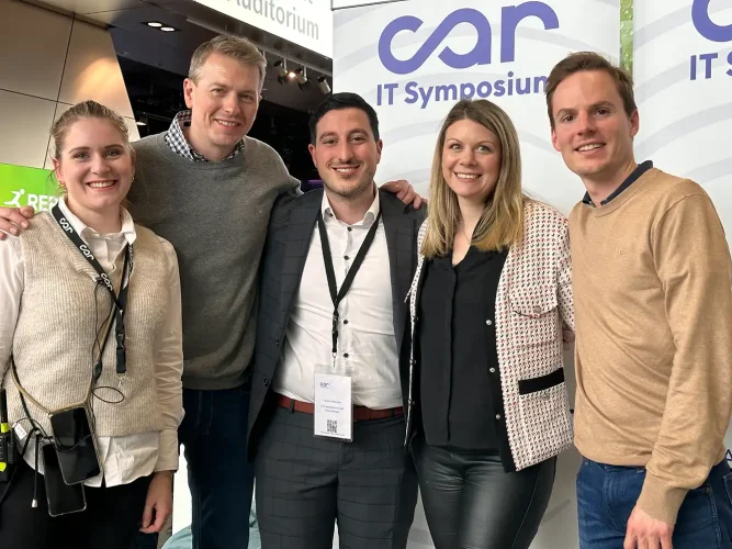 Beitragsbild - plazz auf dem CAR IT Symposium - 2